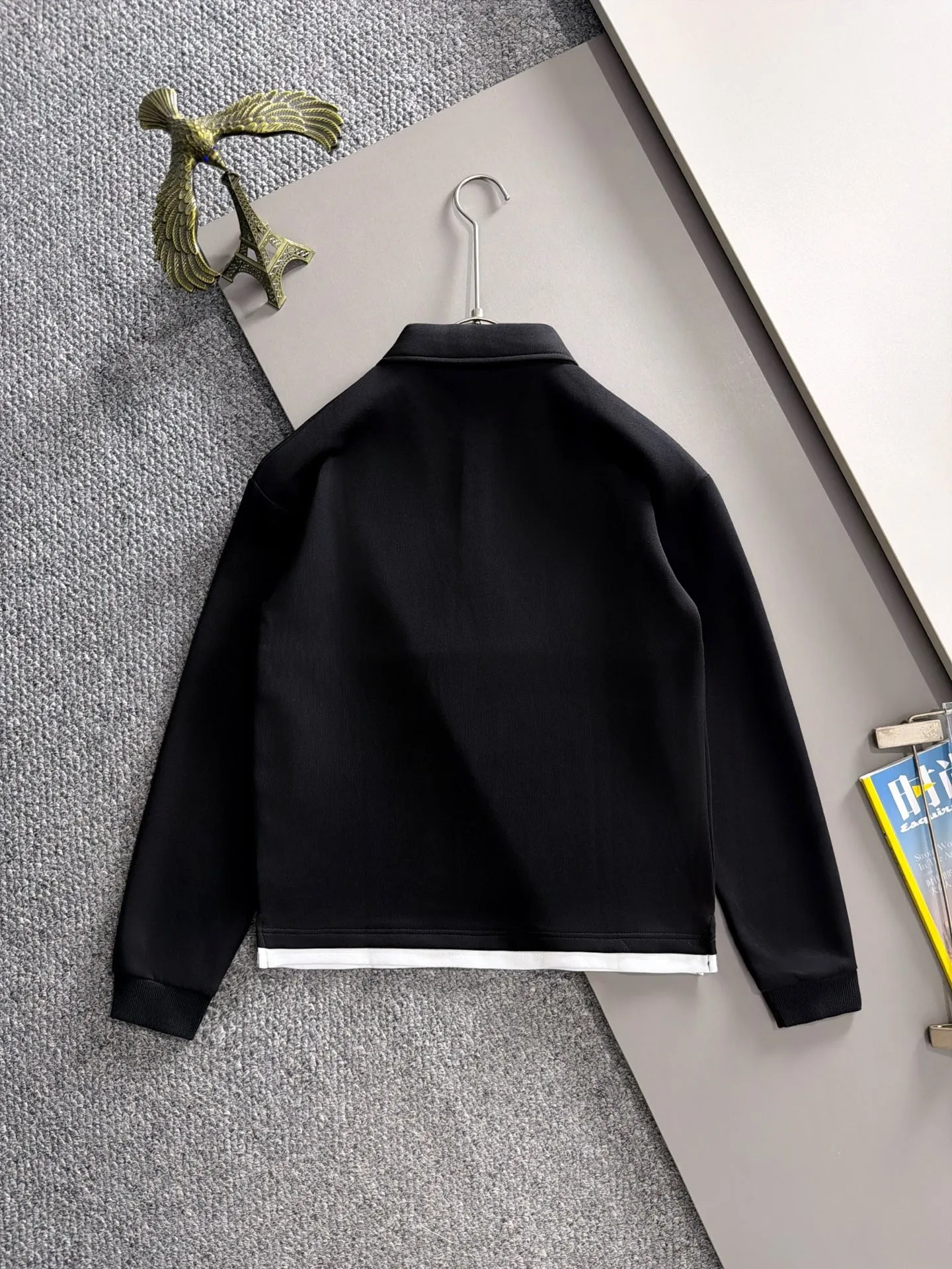 Mengkou's exclusive first release of the 2026 autumn and winter New Arrival sweatshirt long-sleeved men and women. Same Style. Many stars have the same style. Craftsmanship that cannot be copied by ordinary small workshops. We are not afraid of any challenges in terms of materials, detail restoration and craftsmanship, just to provide you with wonderful products. Compare the top Original versions at will. No expense is spared just to make it better. Unique imported fabric feel. Purely imported German machine production. Precision operation. Thousands of needles density. A full set of New Arrival accessories with three standards can be customized simultaneously. Versatile upper body is fashionable, a perfect choice for autumn and winter, and a must-have item. Sizes table: M-4XL (please state your height and weight when placing an order)